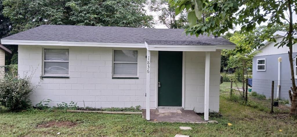 1836 Nw 2nd St - Photo 2 of 11