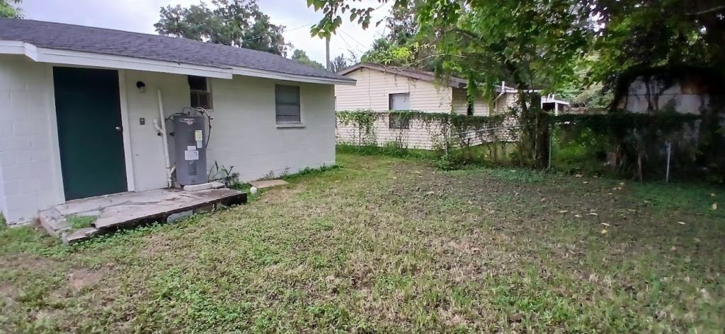 1836 Nw 2nd St - Photo 3 of 11