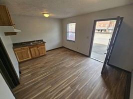 featured image of 106 S Lee St #2