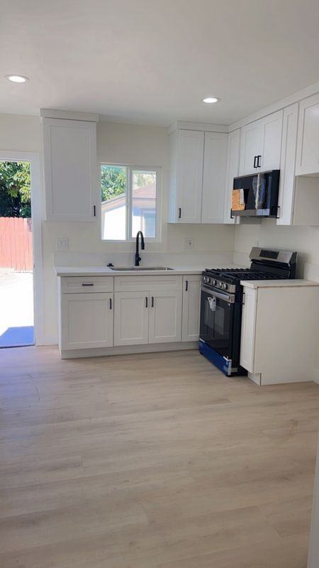 2519 Hope St - Photo 2 of 7