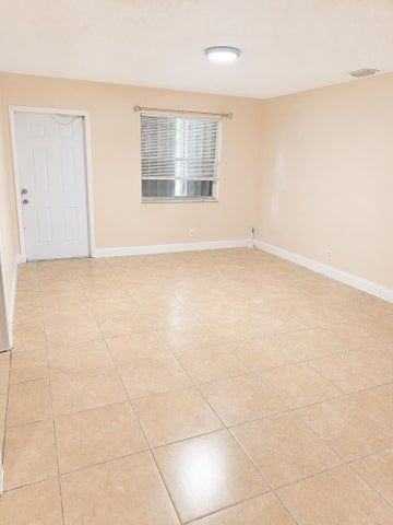 2302 Liberty St - Photo 3 of 5