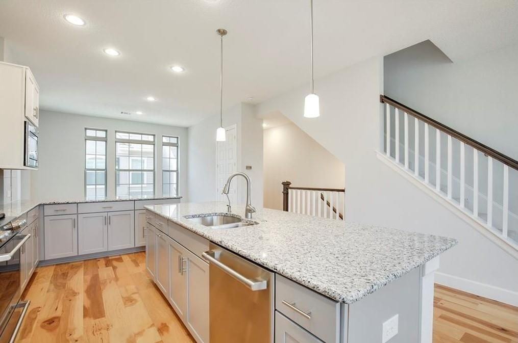 1140 Manacor Ln - Photo 3 of 5
