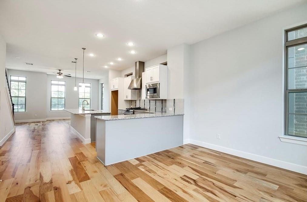 1140 Manacor Ln - Photo 4 of 5