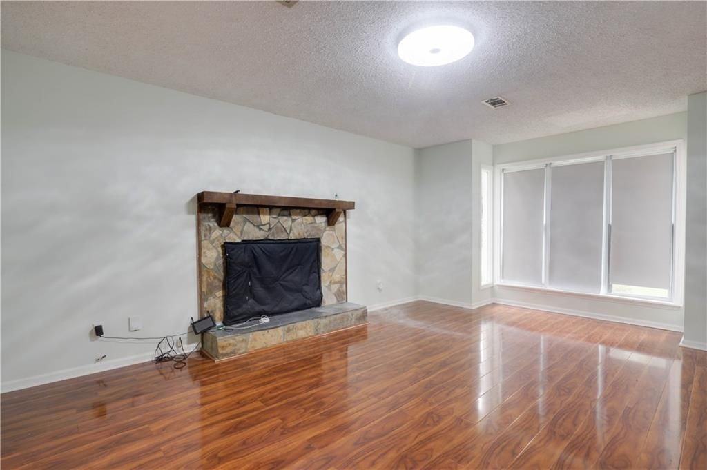 4131 Gravitt Pl - Photo 4 of 24