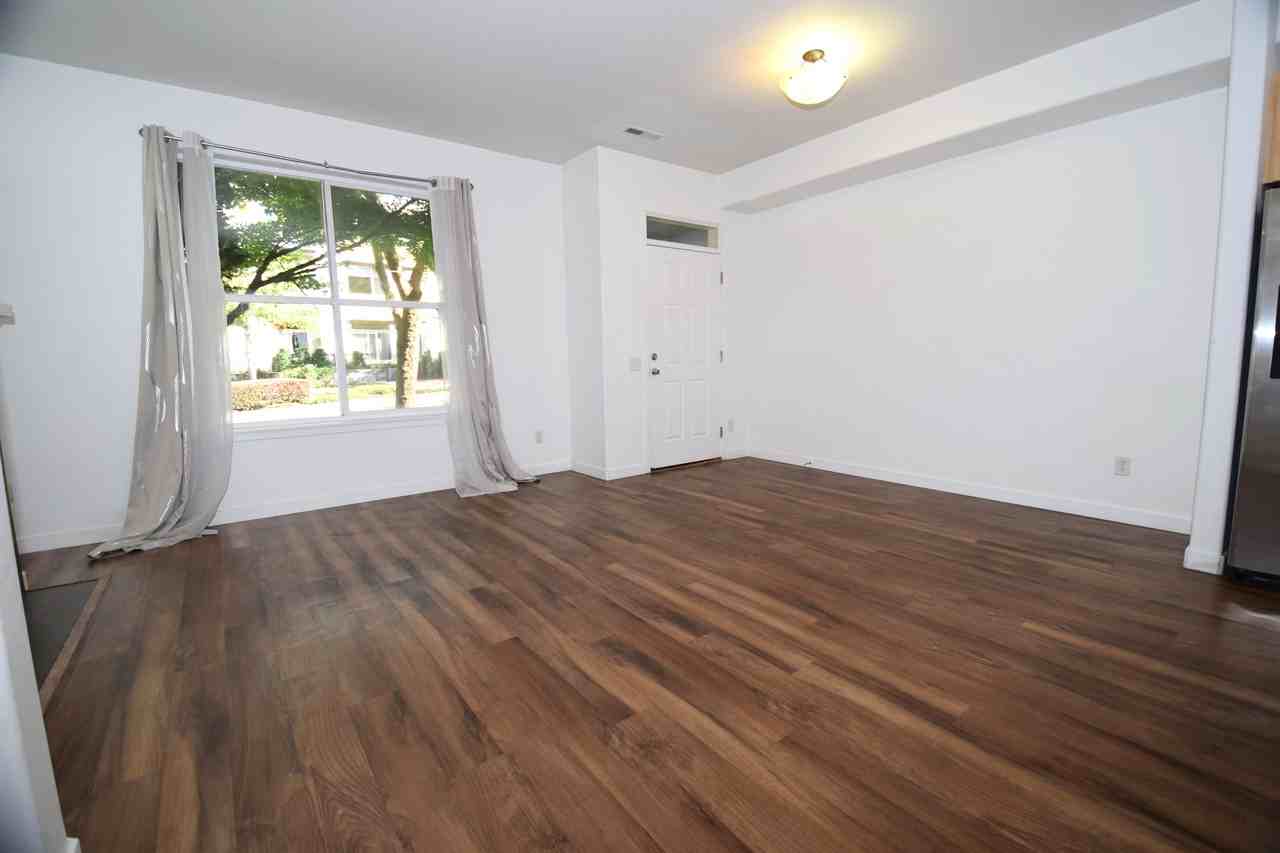 2314 Ne Redelfs Way - Photo 7 of 27