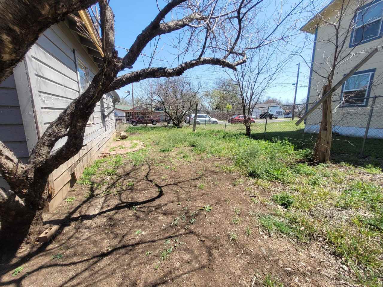 602 W Church Ave #14049983 - Photo 3 of 11