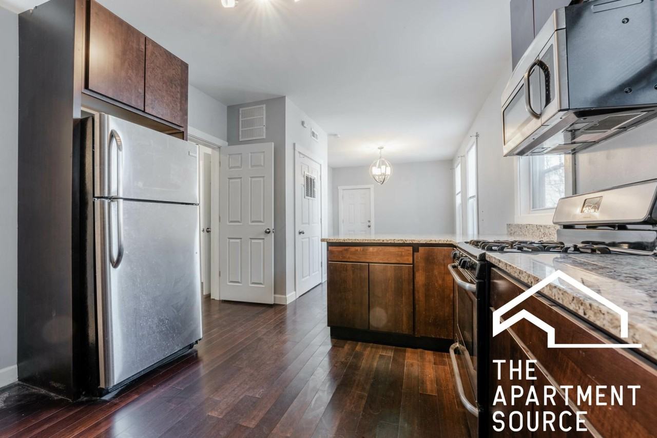 2968 N Ridgeway Ave #1R - Photo 2 of 13