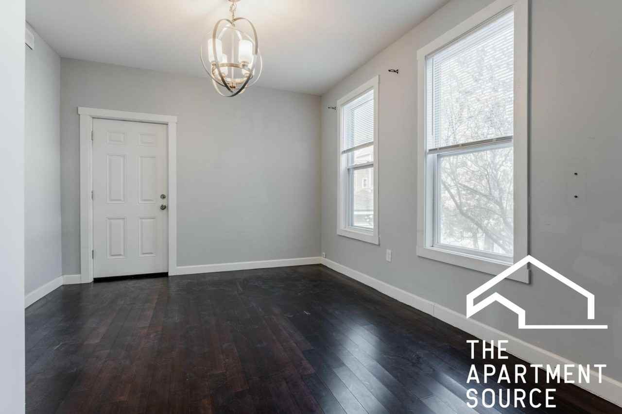 2968 N Ridgeway Ave #1R - Photo 5 of 13