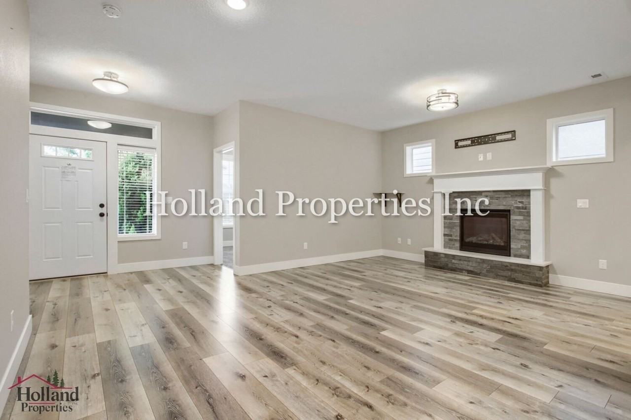 3878 N Chase St - Photo 5 of 34