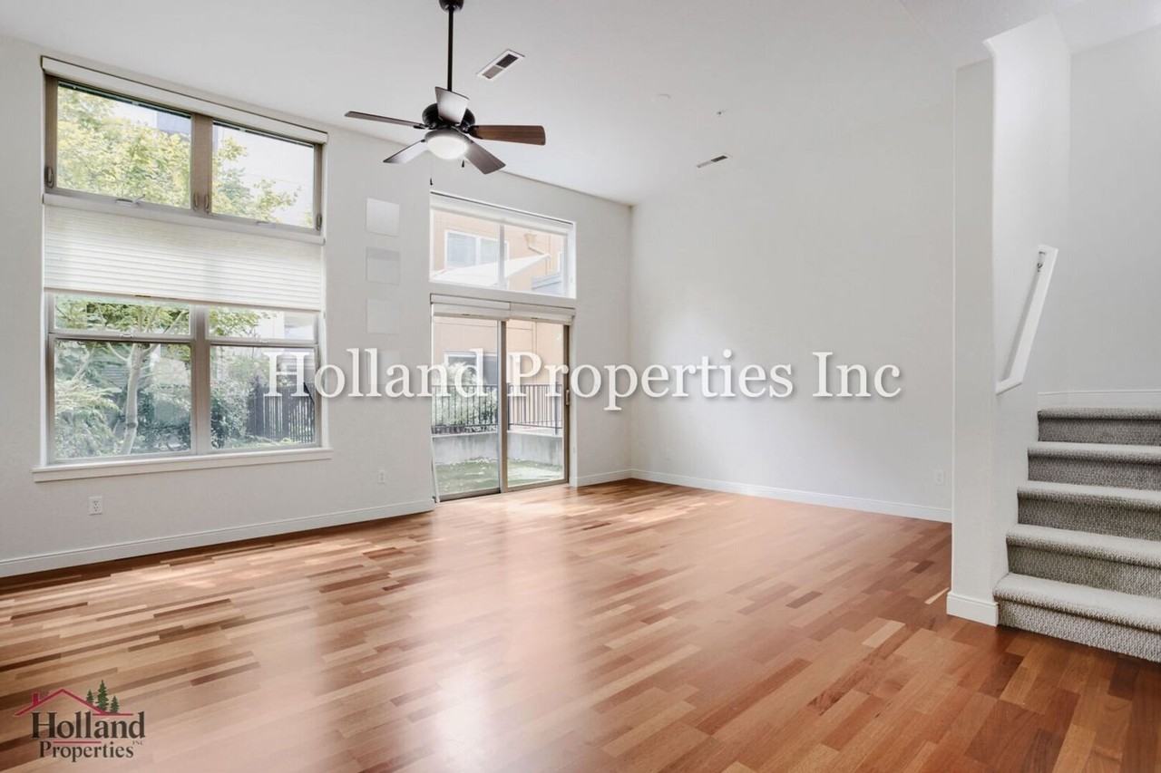 6267 Ne Carillion Dr #104 - Photo 6 of 23