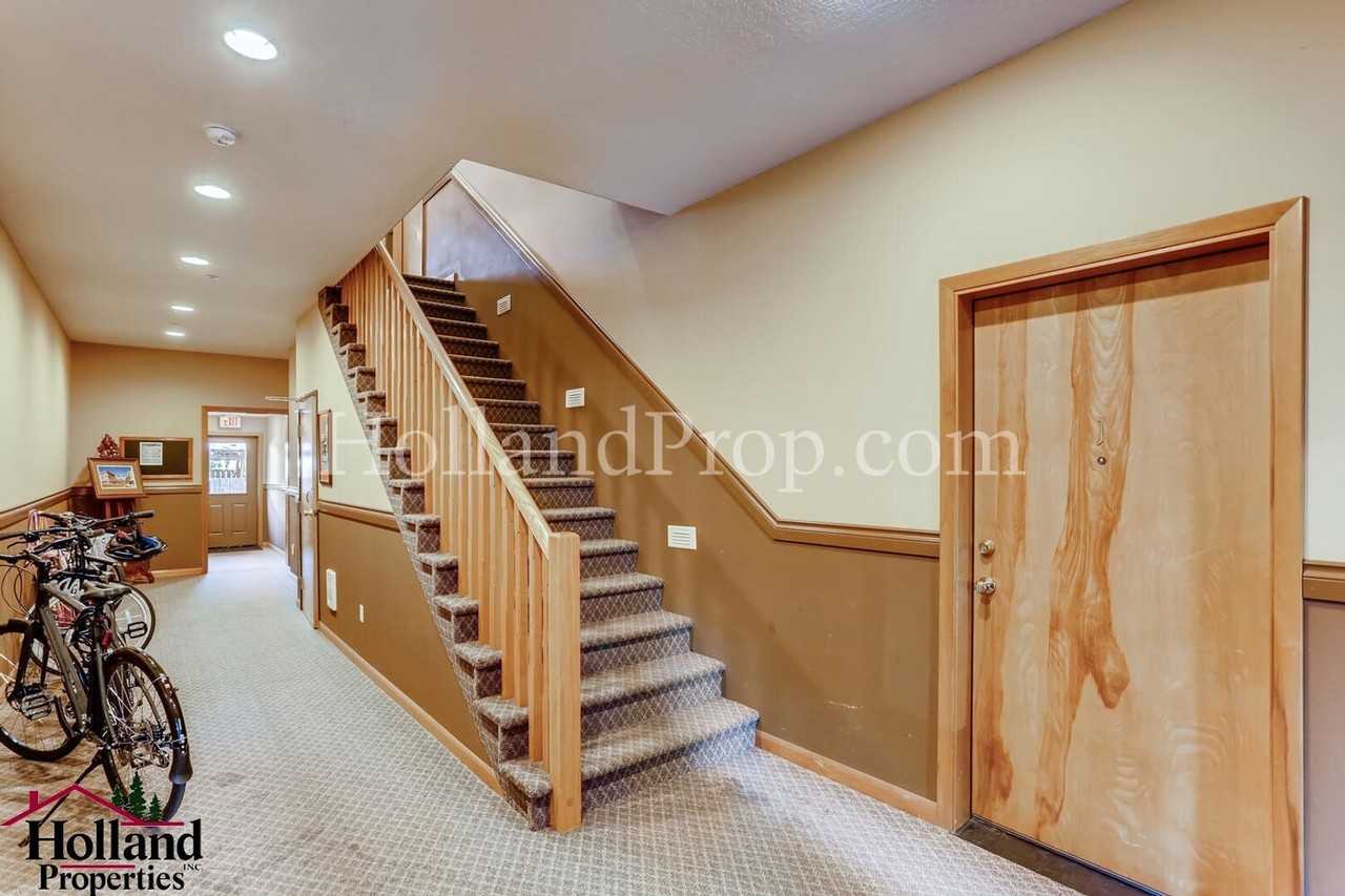 1806 Elm St #4 - Photo 3 of 27