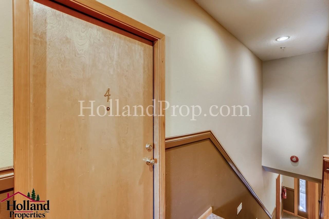 1806 Elm St #4 - Photo 4 of 27