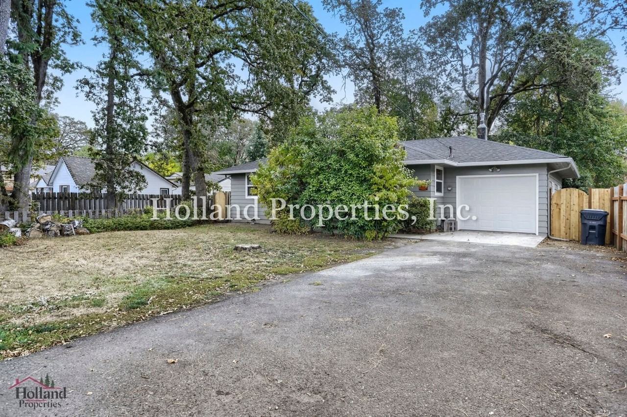 18030 Sw Johnson St - Photo 2 of 18