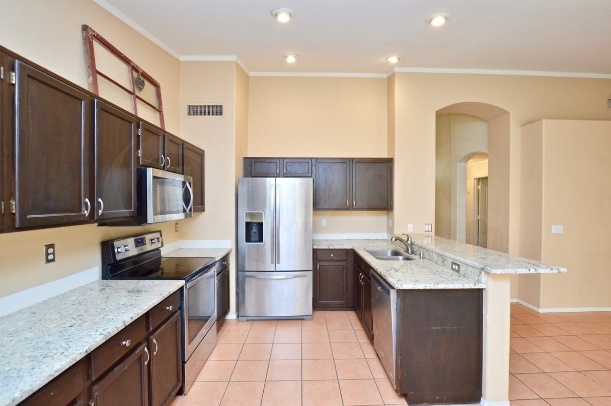 931 N Rock St - Photo 3 of 22
