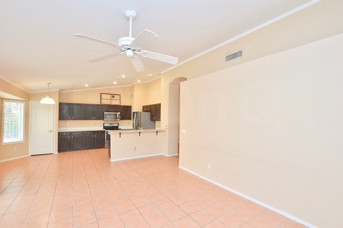 931 N Rock St - Photo 5 of 22