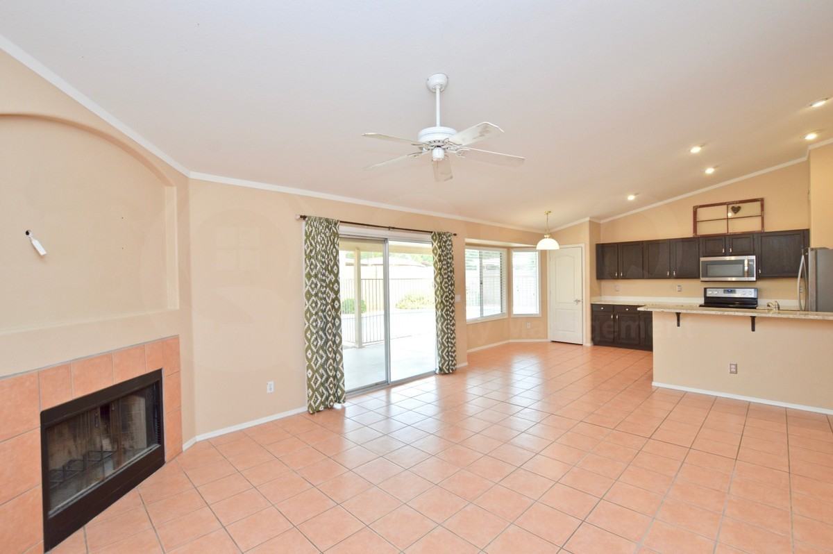 931 N Rock St - Photo 6 of 22