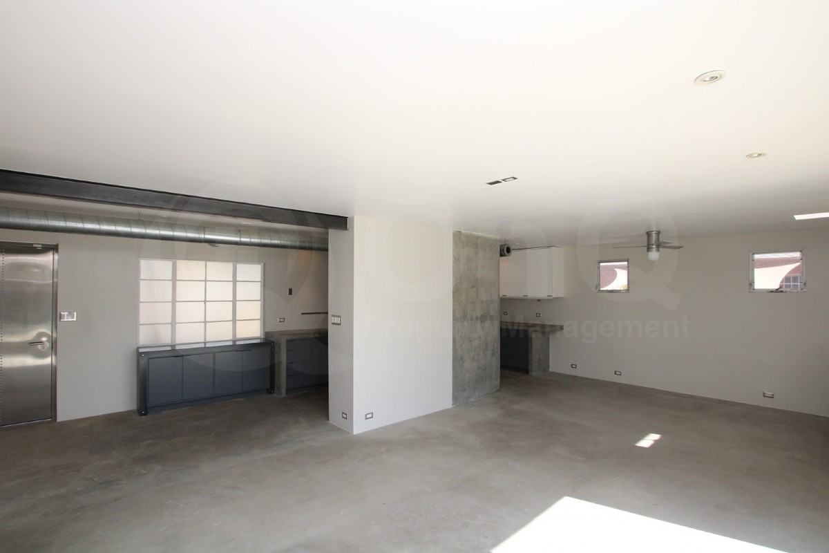 711 W Wilshire Dr - Photo 4 of 22
