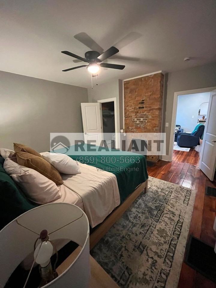 529 Lindsey St - Photo 6 of 11