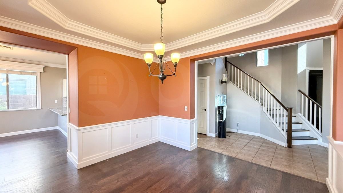 13248 W Stella Ln - Photo 6 of 37