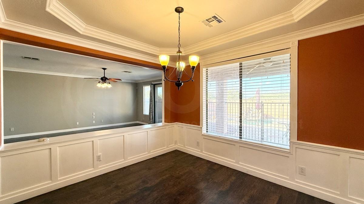 13248 W Stella Ln - Photo 7 of 37