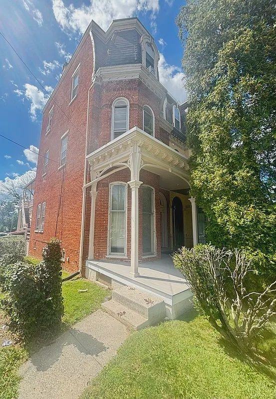 942 Columbia Ave #2 - Photo 2 of 22