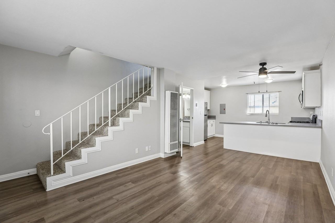 13220 Cordary Ave. - Photo 2 of 22