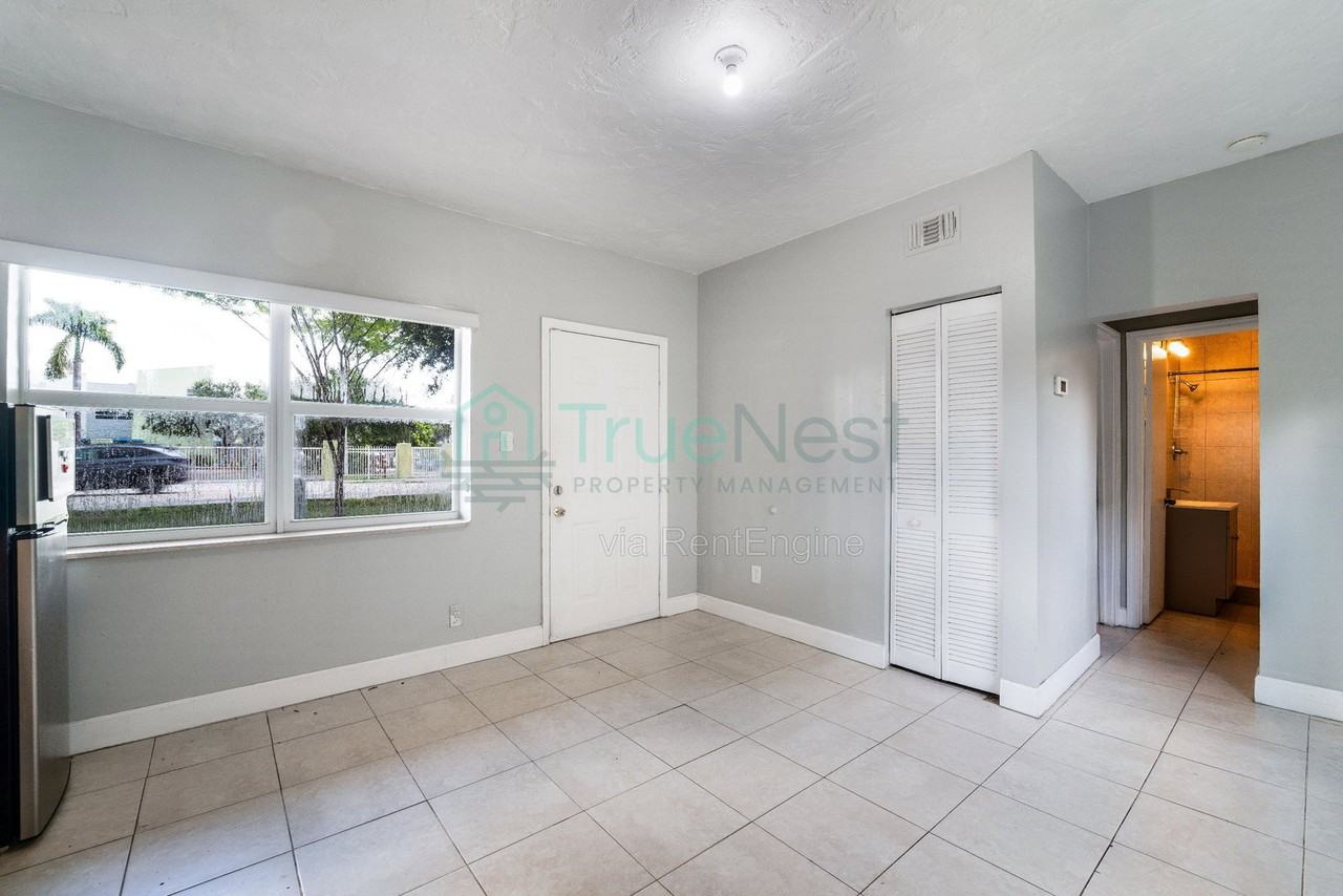 1136 Ne 167th St #A - Photo 6 of 19