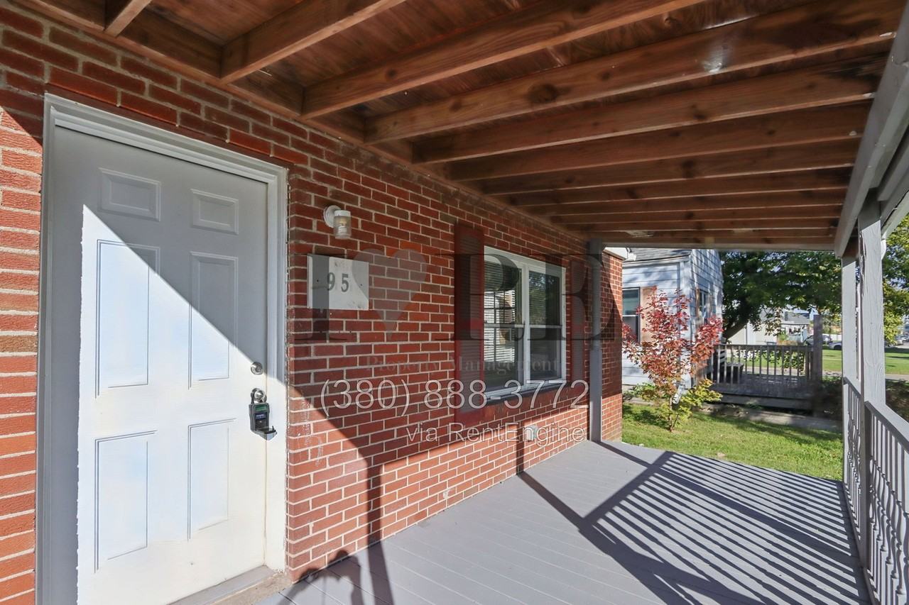 95 Florence Ave #1 - Photo 5 of 31