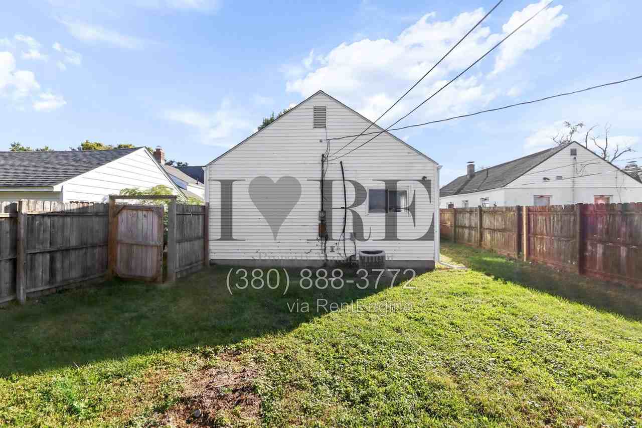 95 Florence Ave #1 - Photo 7 of 31