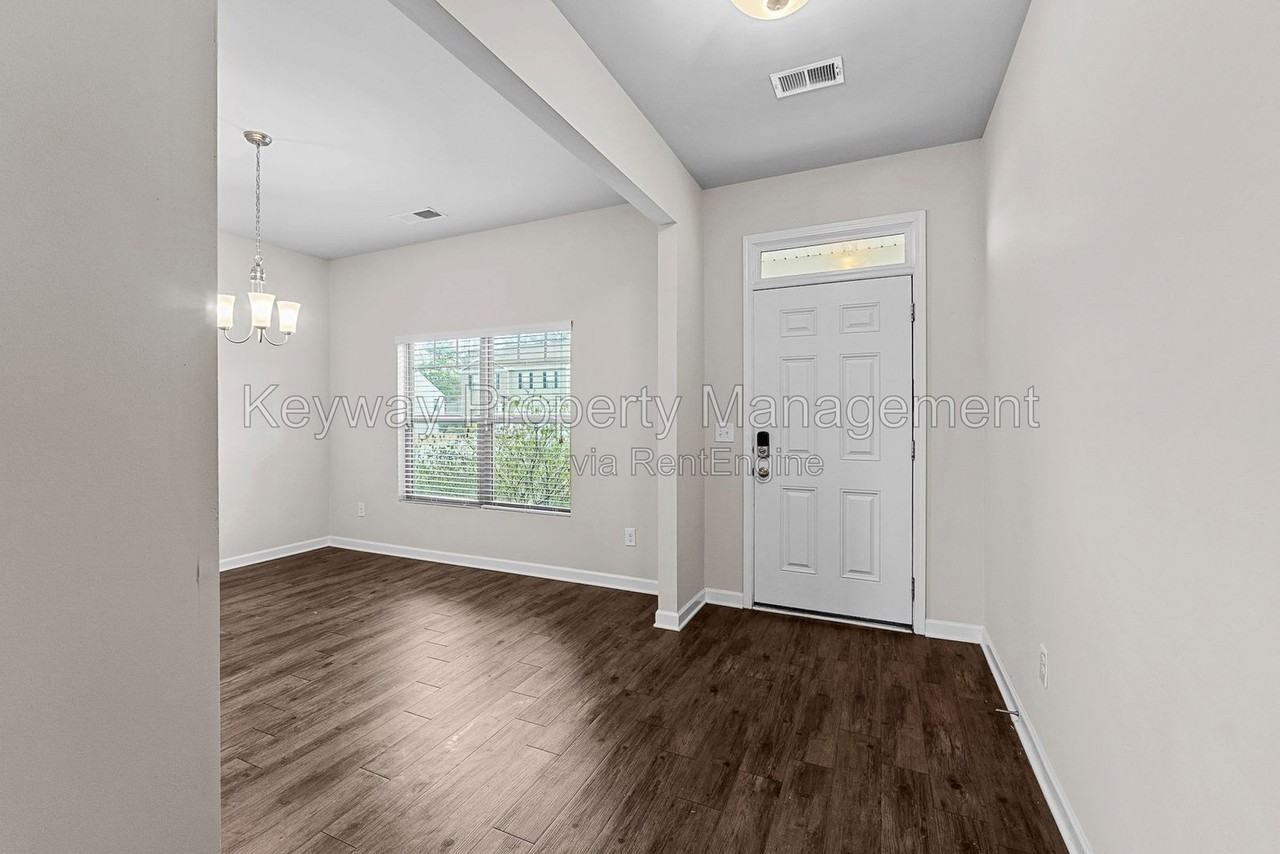 5033 Vine Ln - Photo 4 of 35