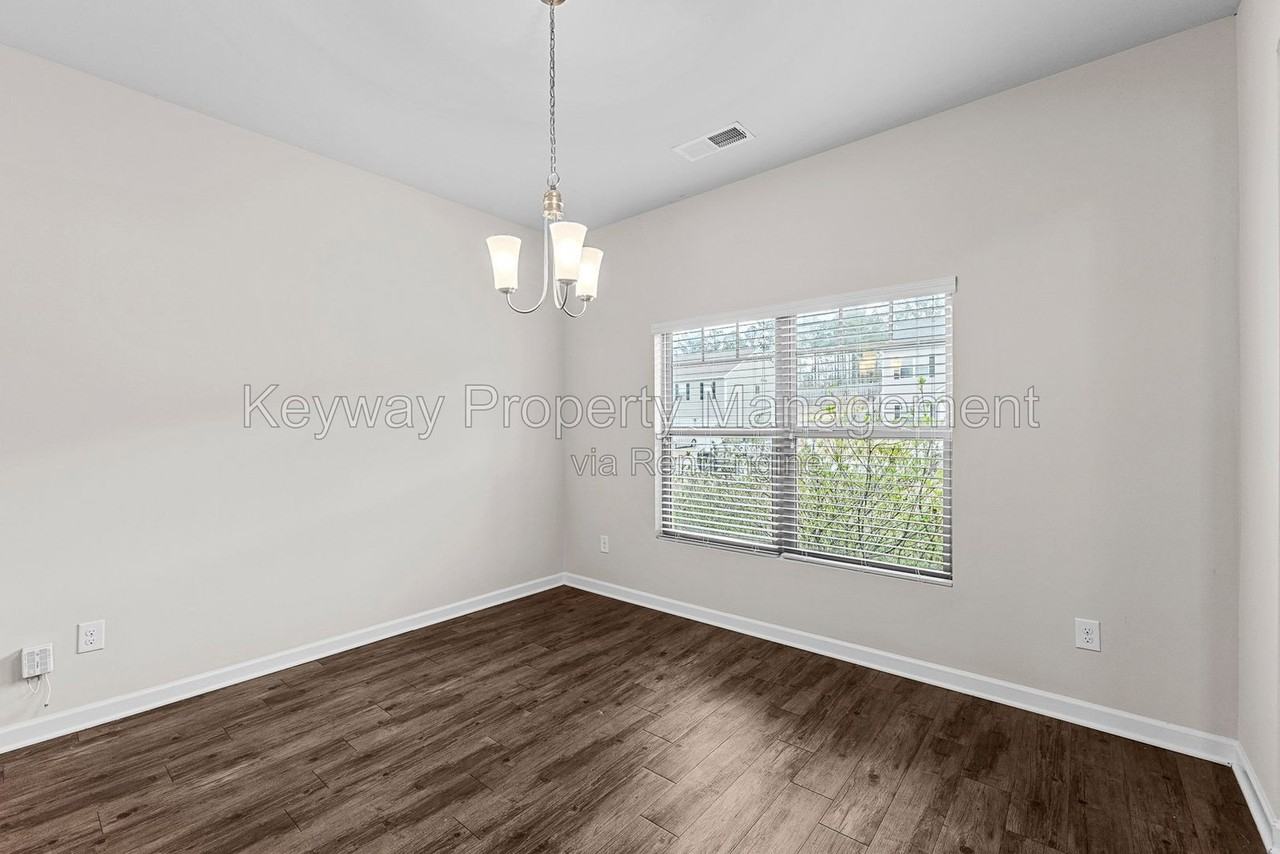 5033 Vine Ln - Photo 6 of 35