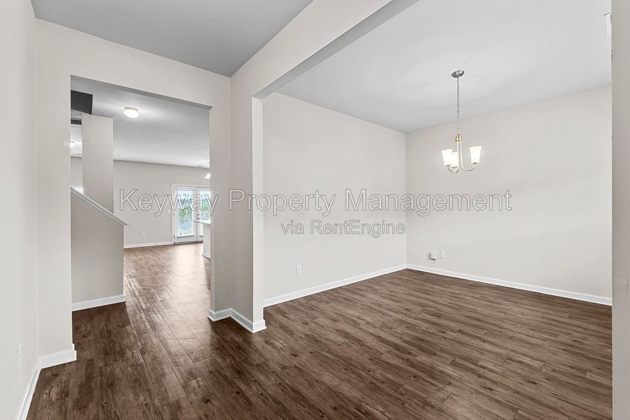 5033 Vine Ln - Photo 7 of 35