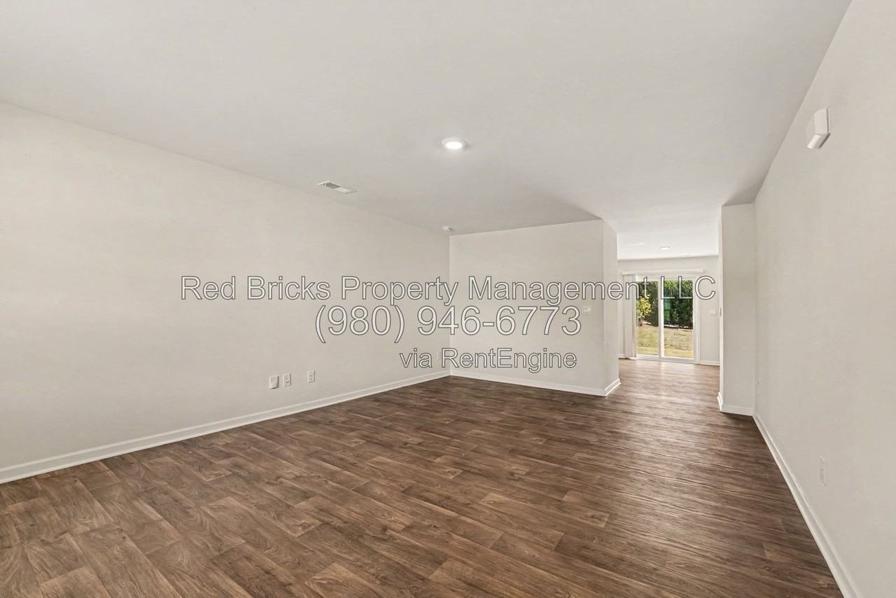 2209 Lilium Dr - Photo 6 of 19