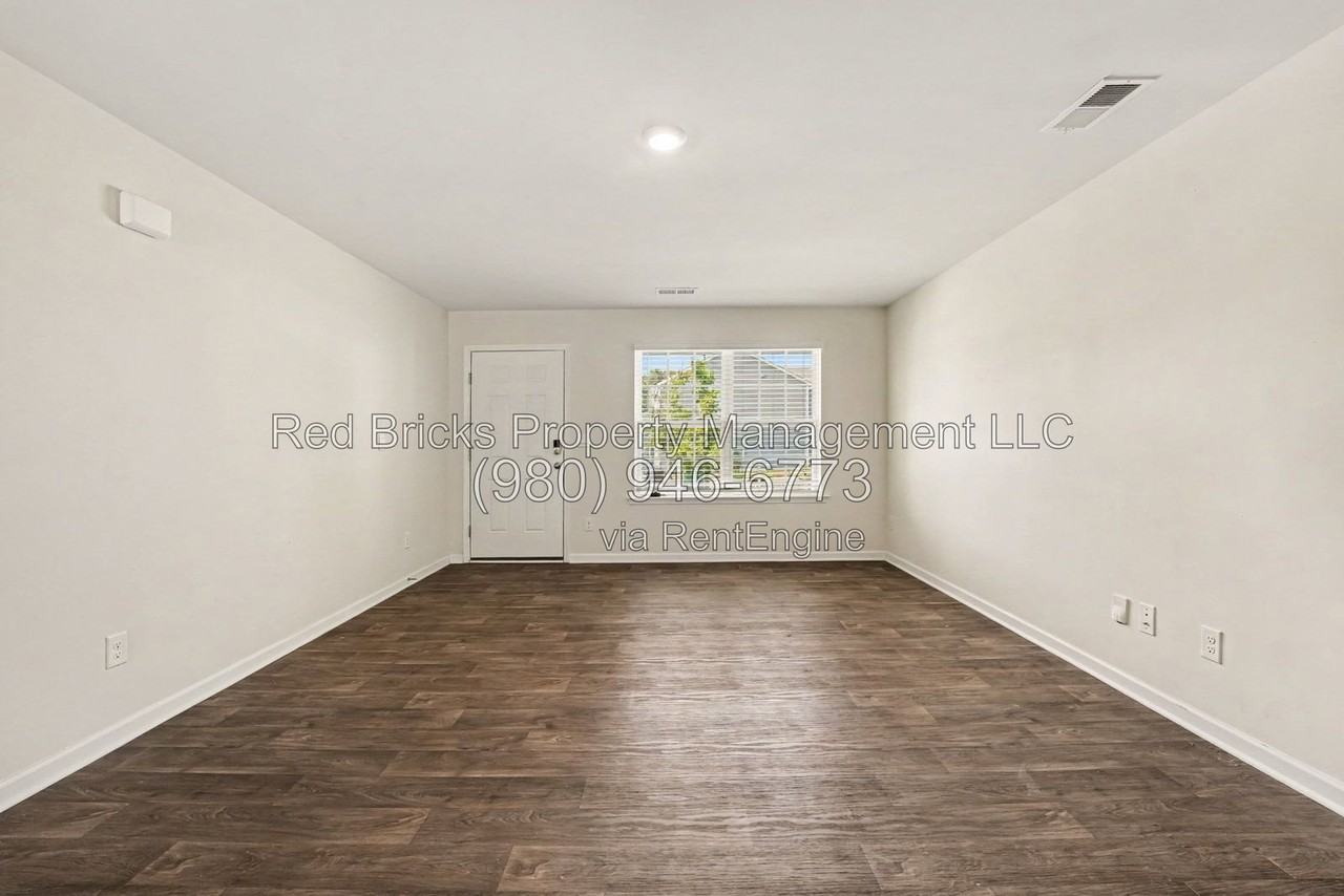 2209 Lilium Dr - Photo 7 of 19