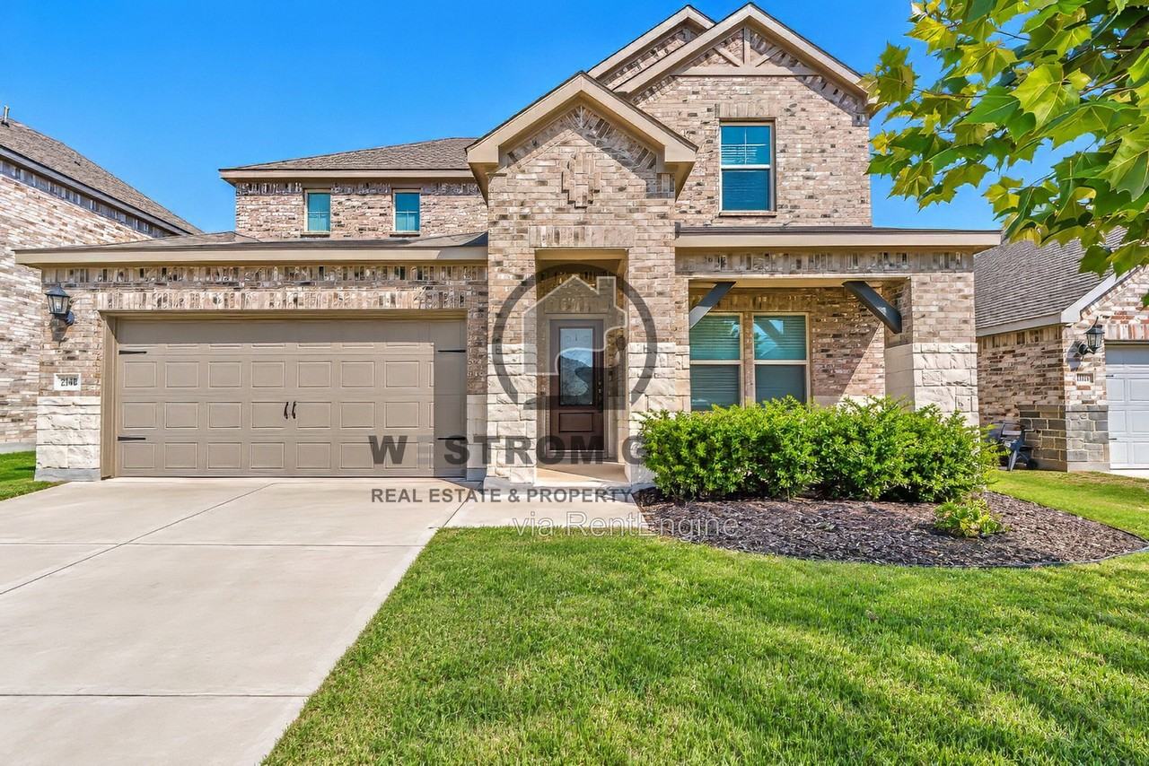 2148 Bellatrix Dr - Photo 4 of 45