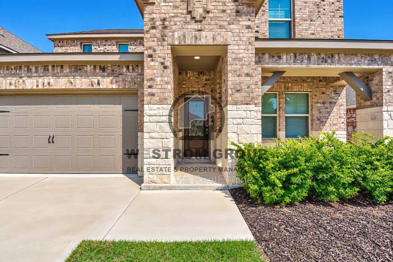 2148 Bellatrix Dr - Photo 5 of 45