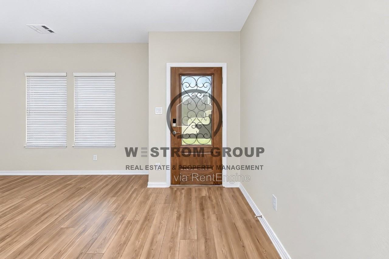 2148 Bellatrix Dr - Photo 6 of 45