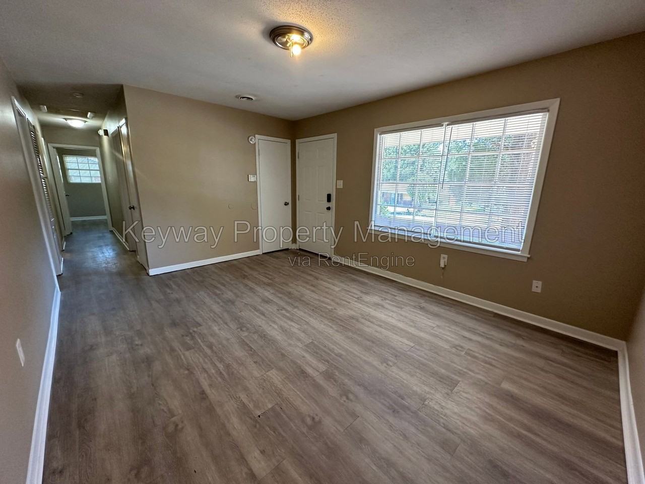 2492 Dublin Dr - Photo 5 of 17