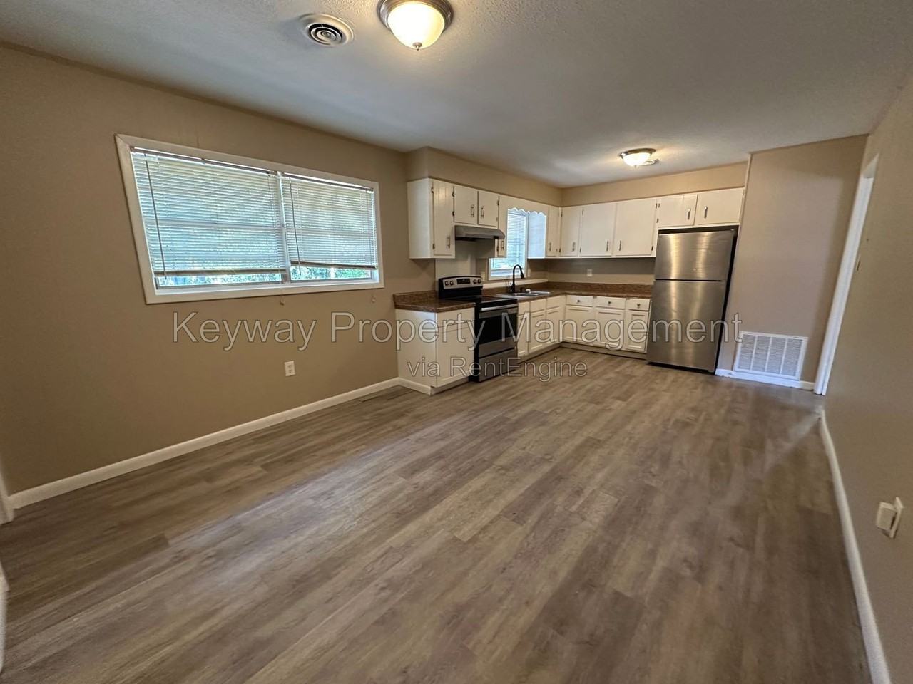 2492 Dublin Dr - Photo 7 of 17