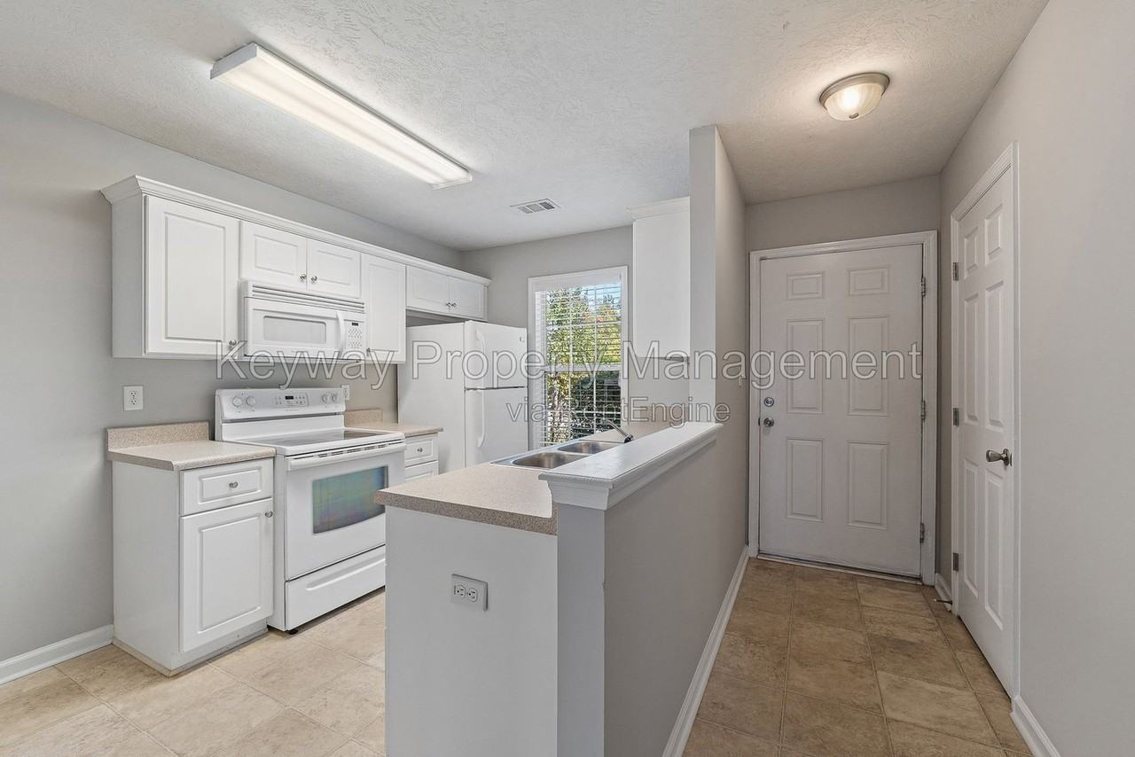 5264 Aruba Cir - Photo 3 of 18