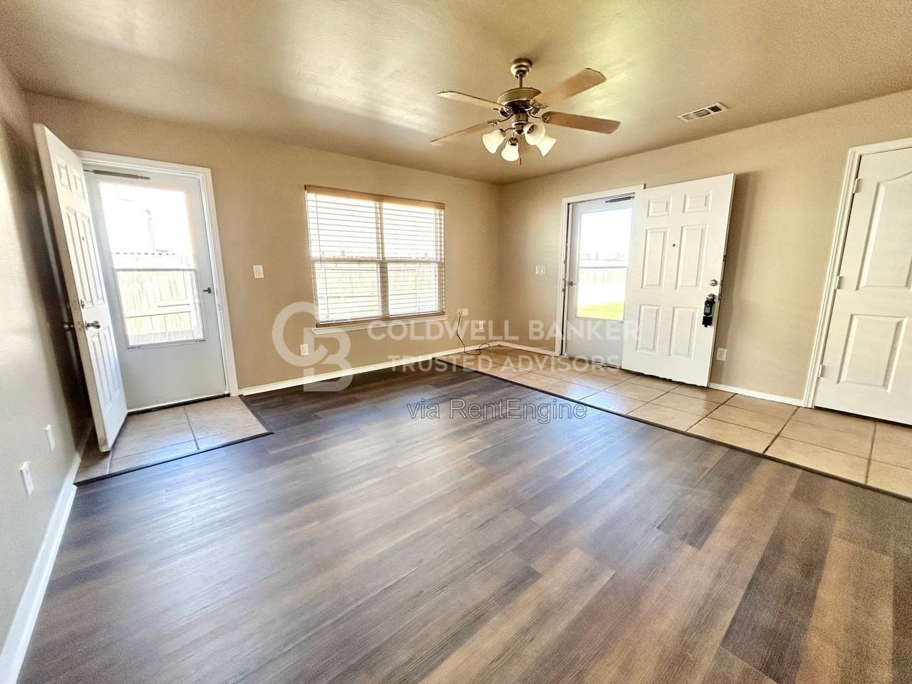 719 43rd St - Photo 3 of 8