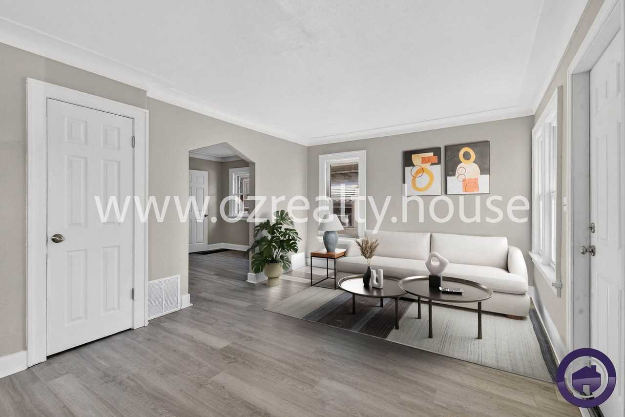 1840 Marne Ave - Photo 2 of 22
