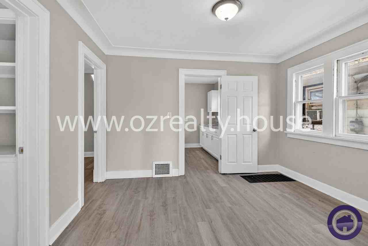 1840 Marne Ave - Photo 7 of 22