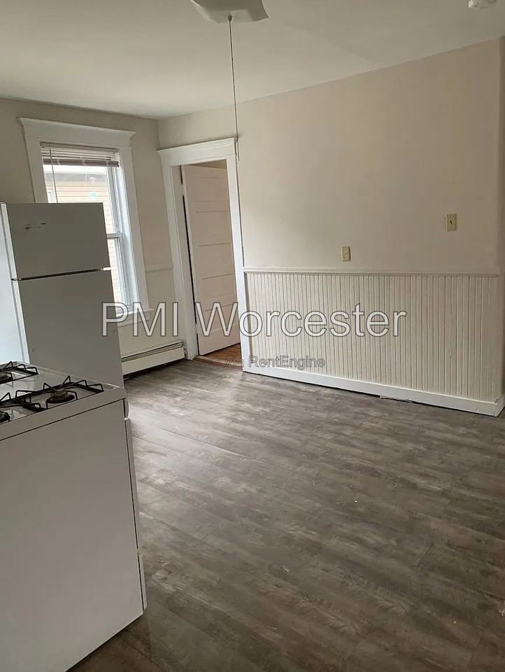 25 Almont Ave - Photo 3 of 12