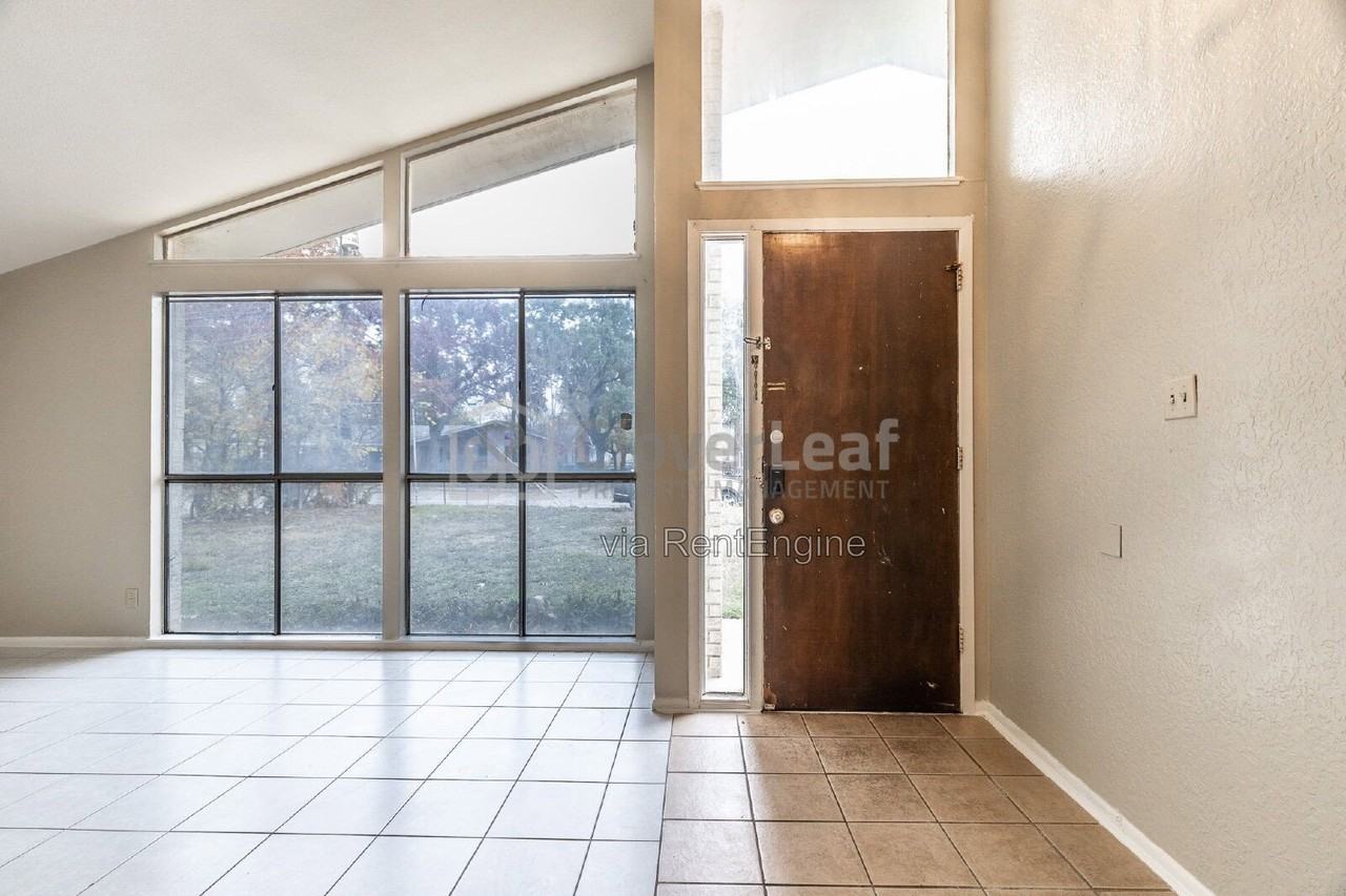 317 Gaiety Ln - Photo 5 of 26
