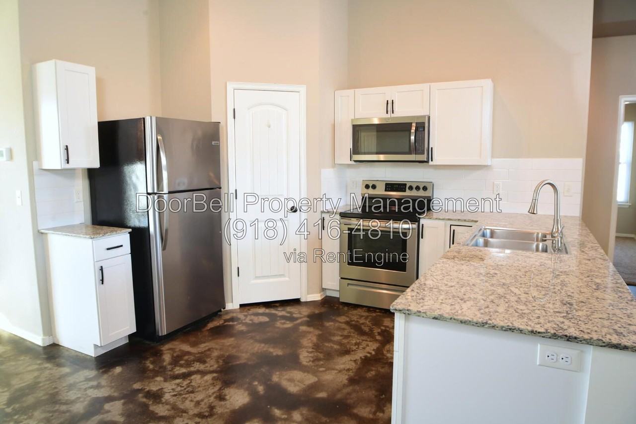 14974 S 305th East Ave #A - Photo 6 of 19
