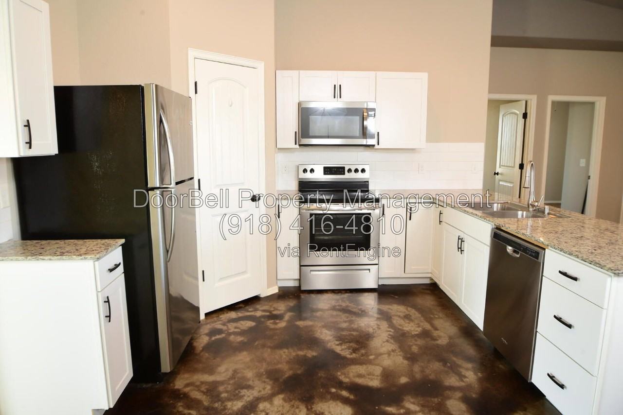 14974 S 305th East Ave #A - Photo 7 of 19