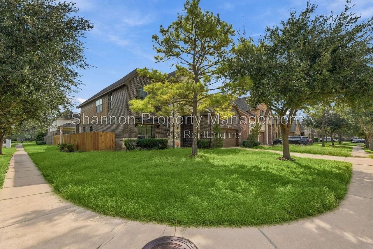 13102 Spear Trail Ct - Photo 2 of 42