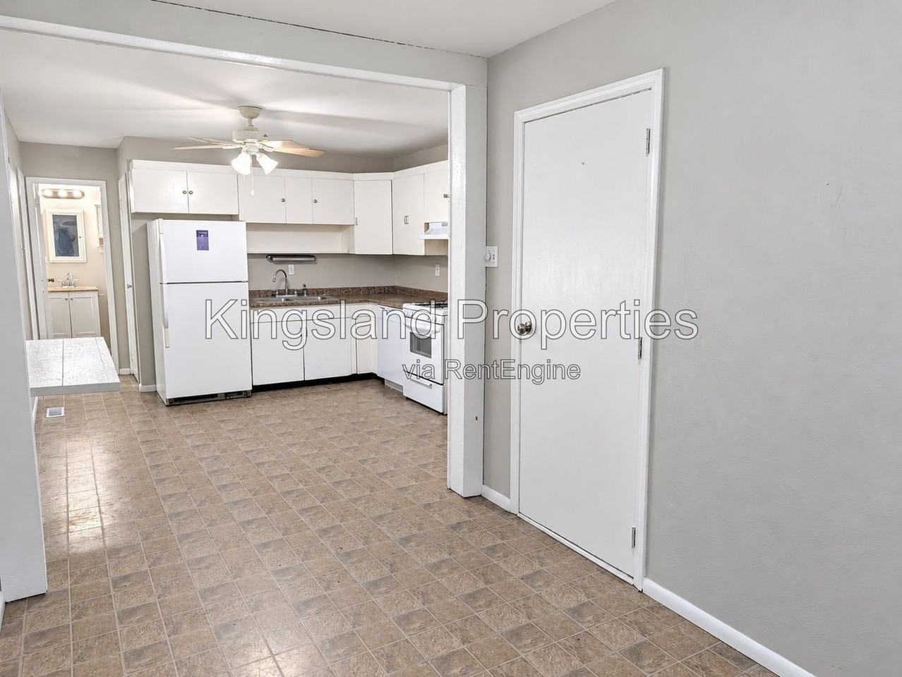 1321 Columbus Dr - Photo 7 of 25