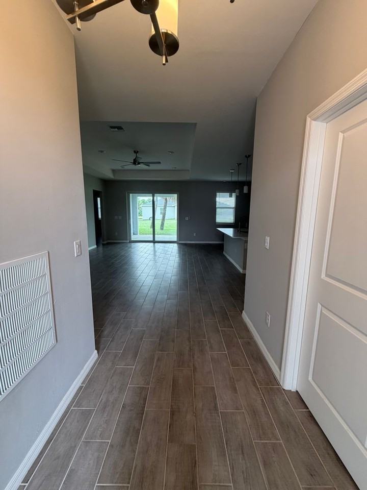 12043 Crossgate Ave - Photo 3 of 32